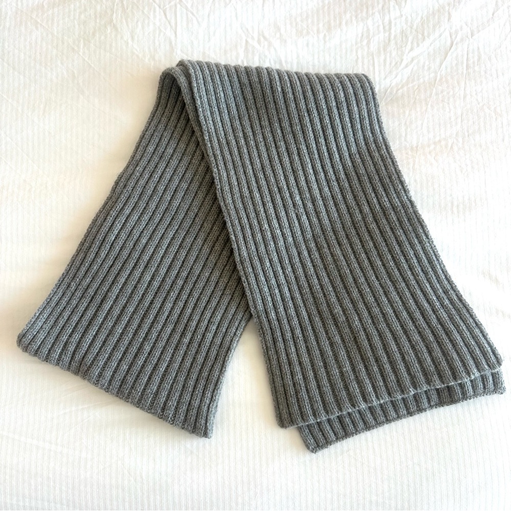 Everlane Ribbed Knit Scarf Gray Wool Cashmere Blend Flawless 🩶